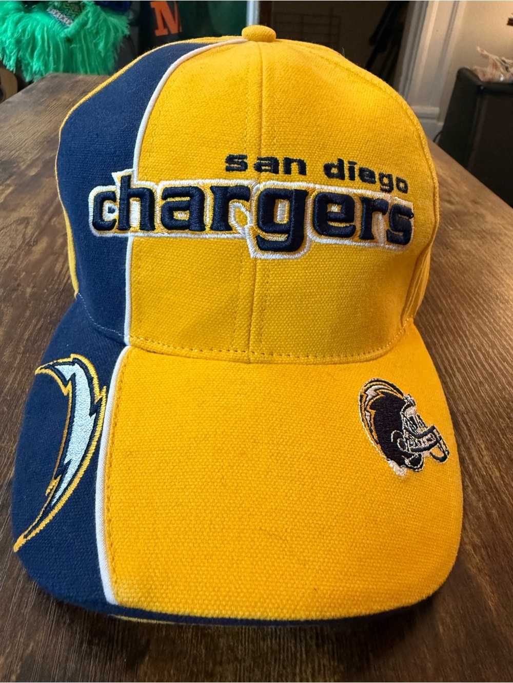 Vintage NFL San Diego Chargers Men’s Hat.
